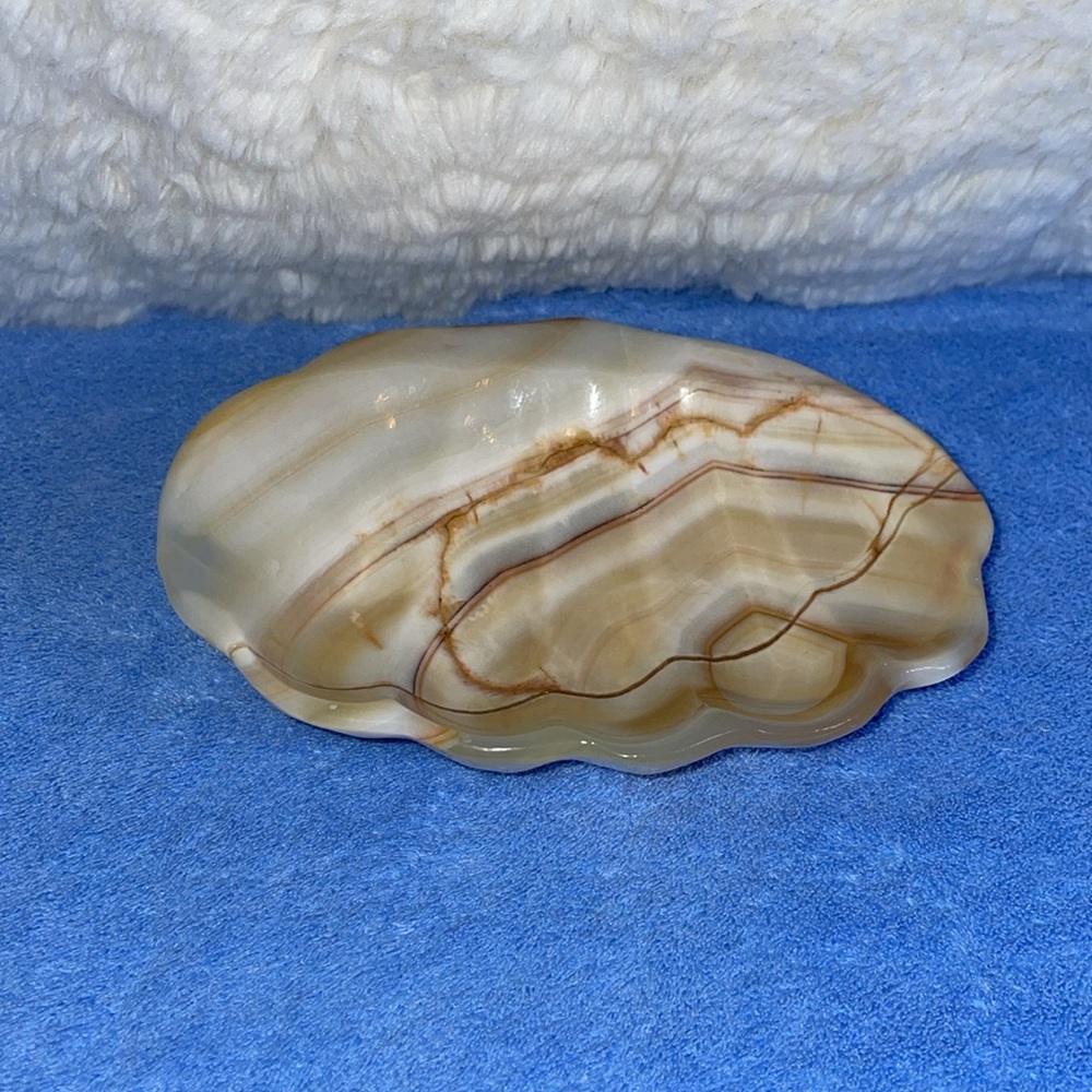 Vintage Shell Shaped Scallop Carved Soap dish.